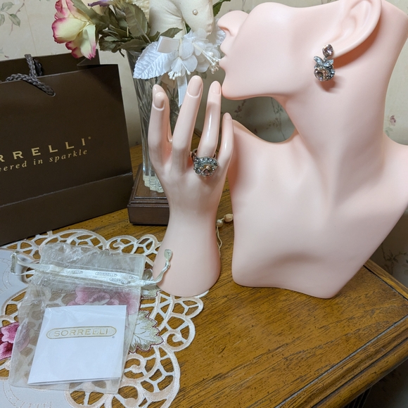 Sorrelli Pink And Clear Austrian Crystal Earrings And Ring Set - Picture 1 of 4